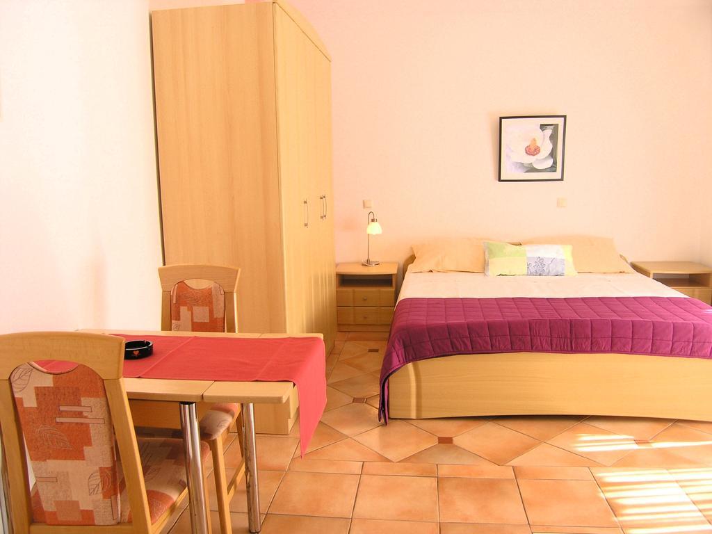 Apartments Kristina 크르크 외부 사진